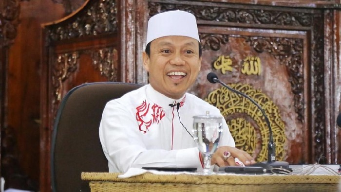 Ustad Dasad Latif: Penerima Serangan Fajar Diblender 2 Ribu Tahun di Neraka
