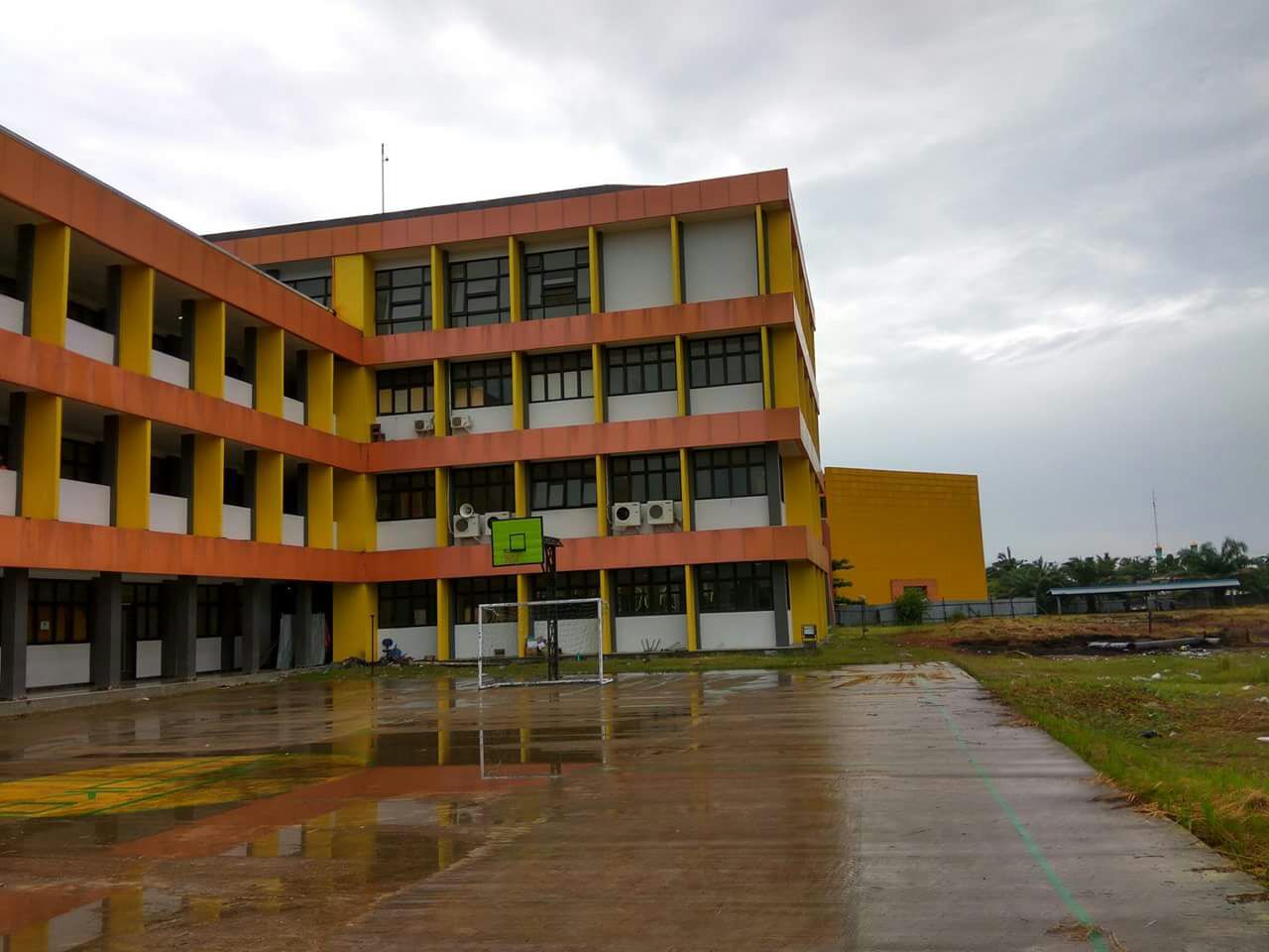 Bermasalah, SMAN 1 Tembilahan Belum Bisa Diserahkan ke Provinsi