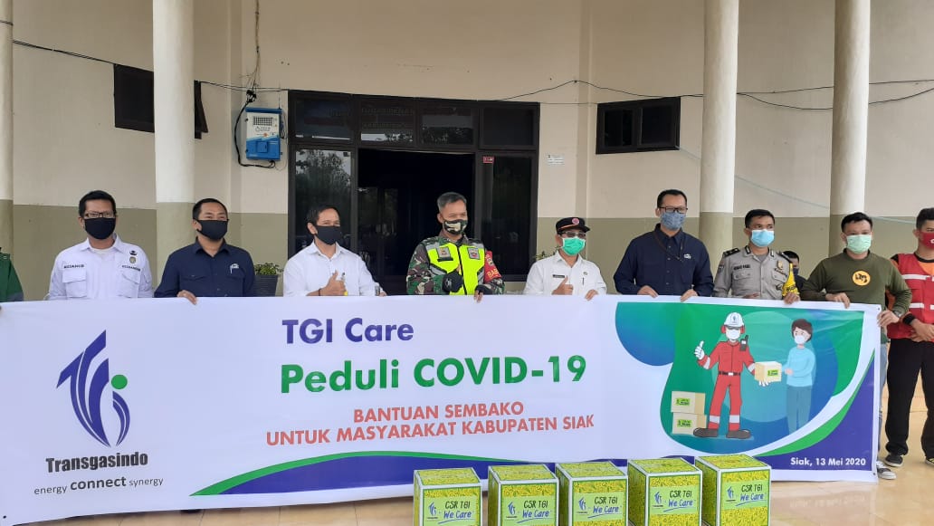 PT TGI Pekanbaru Serahkan 200 Paket Sembako ke Pemda Siak
