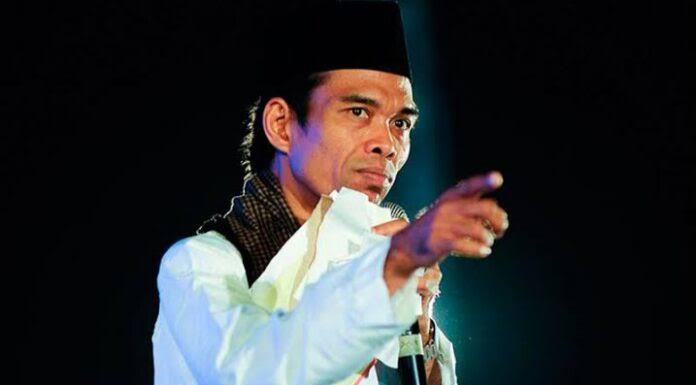 Covid-19 Melonjak di Jawa-Bqli, UAS: Kenapa Masjid yang Kau Salahkan?