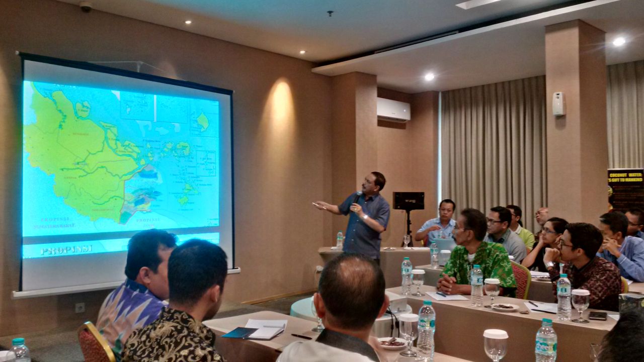 Produksi 4,5 Milyar Butir Kelapa Pertahun, Sekda Ajak Pengusaha Komitmen Soal Harga