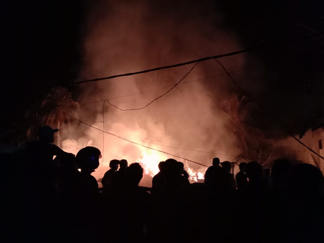 Tiga Unit Rumah Dinas Terbakar di Tembilahan, Inhil