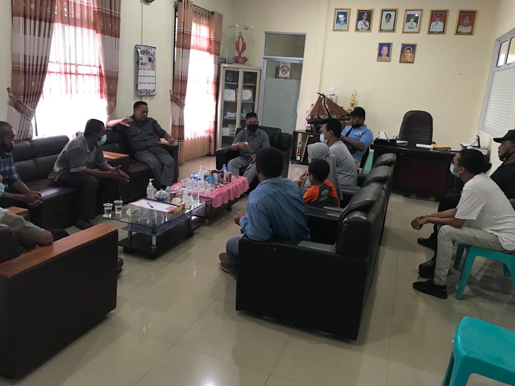 Pelaku Usaha Sekitar Pelabuhan Kijang Gelar Audensi Bersama Camat Bintim