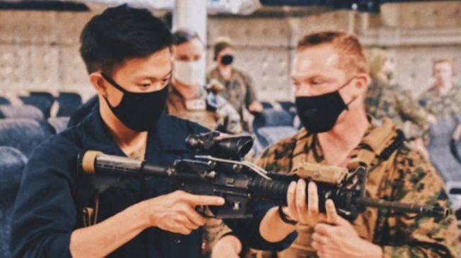 Pria Asal Indonesia Direkrut Jadi Tentara Angkatan Laut AS
