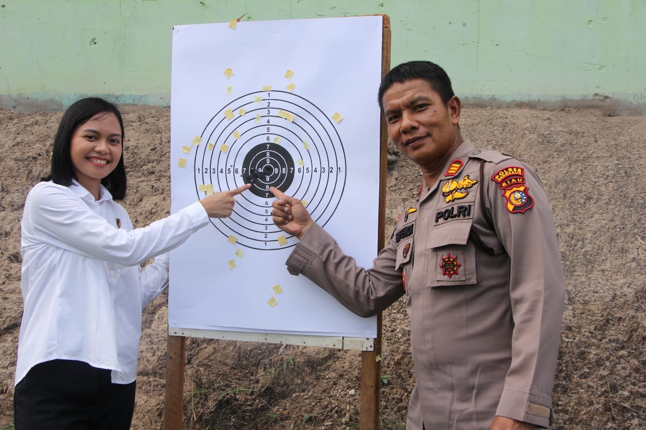 Menjaga Profesionalisme, Kapolres Bengkalis AKBP Indra Wijatmiko Gelar Latihan Menembak Secara Rutin