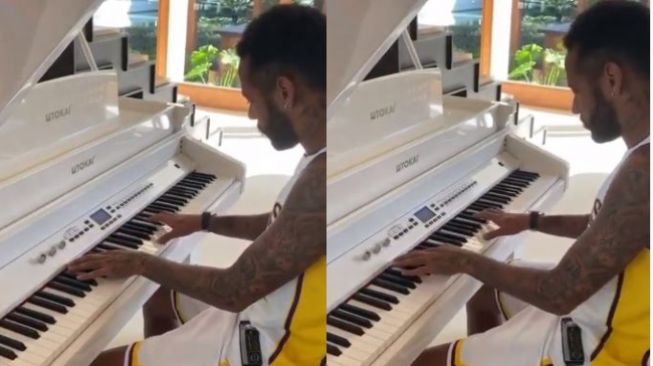 Keren Banget! Main Piano, Neymar Bawakan Lagu John Legend