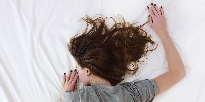 Ini Tiga Bahaya Jika Sering Tidur Telungkup