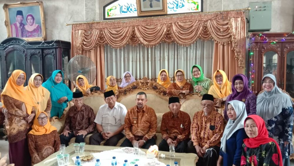 Wagubri Silaturahmi ke Kediaman PWRI Provinsi Riau