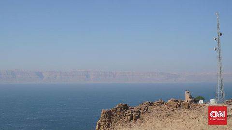 Hotel Mewah Beroperasi di Titik Terendah Bumi