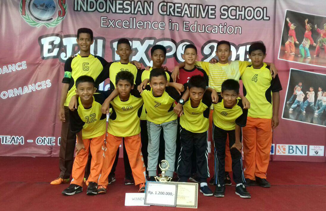 Tim SMP Juara Pekanbaru Raih Juara 1 Futsal Competition ICS