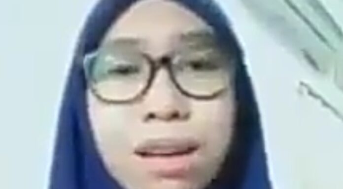 Wanita Berhijab ini Serang Pancasila: Faktanya RI Turun Setara Timor Leste