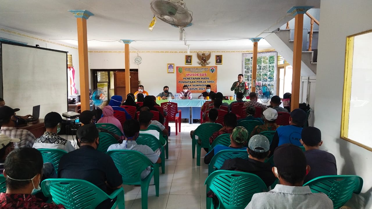 Siap Dukung Pembangunan Desa, Babinsa Tebas Hadiri Musyawarah Desa Binaan