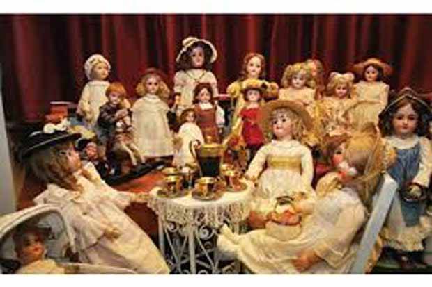 Koleksi 3 Ribu Boneka, dari Antik hingga Voodoo
