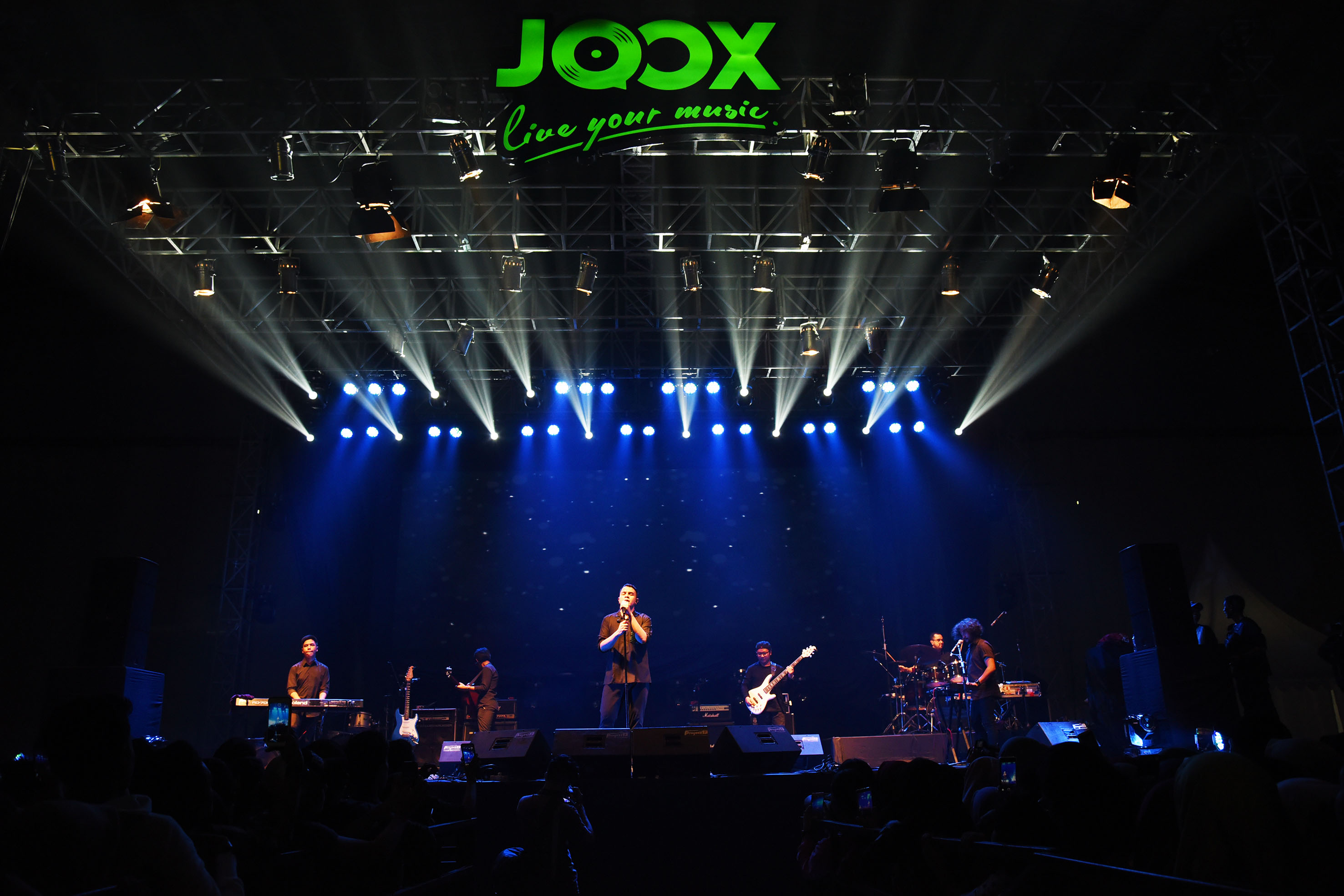 JOOX dan Tulus Menghibur Makassar