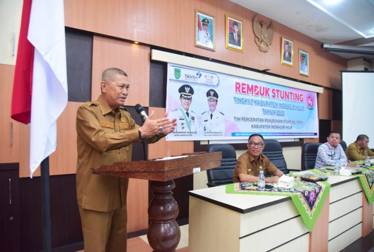 Ketua TPPS Inhil H.Syamsuddin Uti Tanda Tangani Komitmen Bersama Dalam Rangka Percepatan Penurunan Stunting