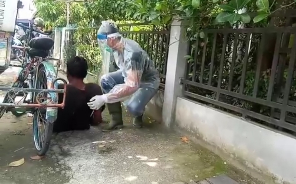 Seorang Tukang Becak di Tembilahan Pingsan, Diduga Idap Epilepsi