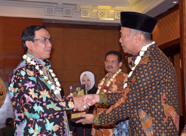HM Wardan Terima Penghargaan Kawastara Pawitra