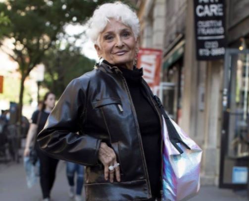 Nenek 85 Tahun Hobi Kencan Online, Ingin Punya Pacar Lebih Muda