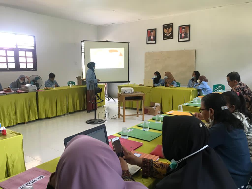 Tim Kukerta Balek Kampung Lakukan Sosialisasi Media Pembelajaran Daring di SMPN 5 Kecamatan Balai Jaya
