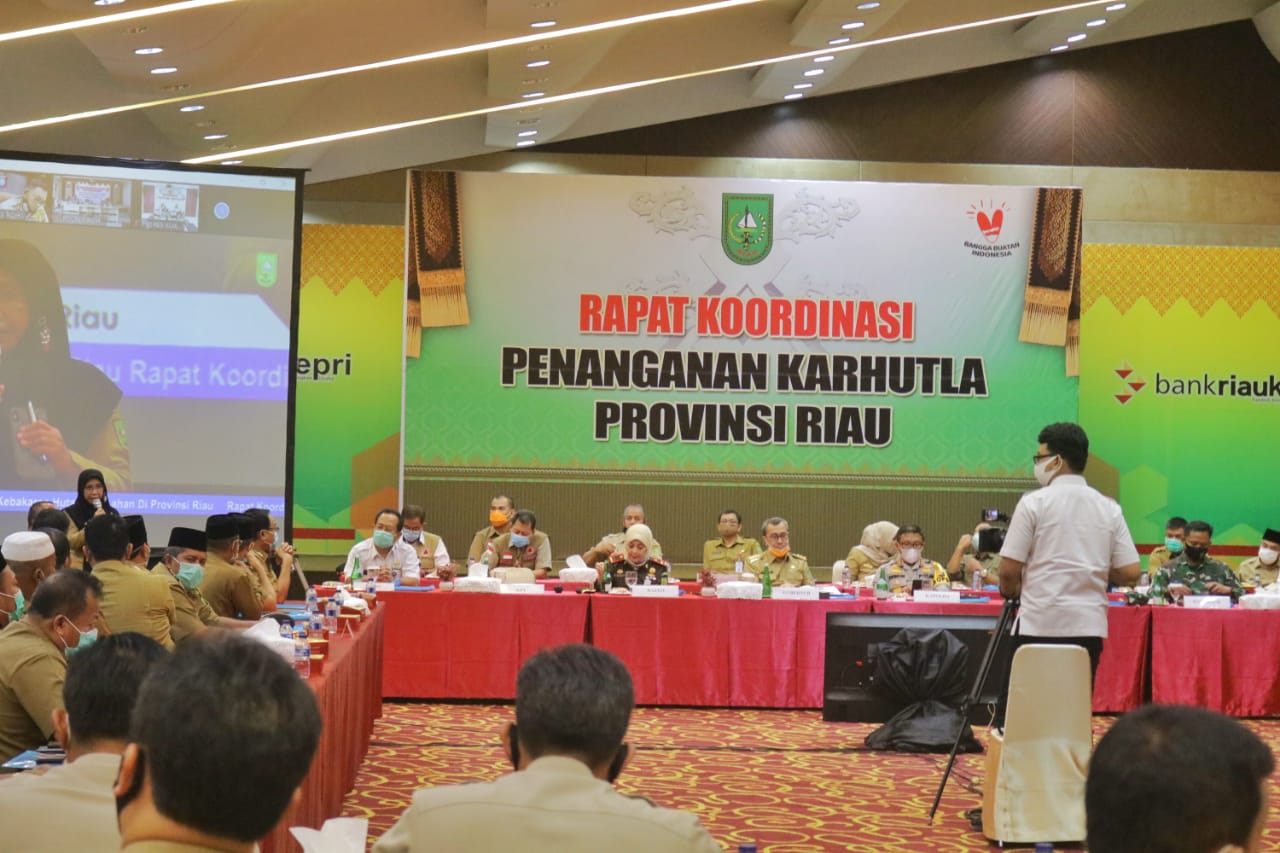 Tingkatkan Koordinasi Hadapi Puncak Kemarau Panjang, Bupati Alfedri Hadiri Rakor Karhutla Provinsi Riau.