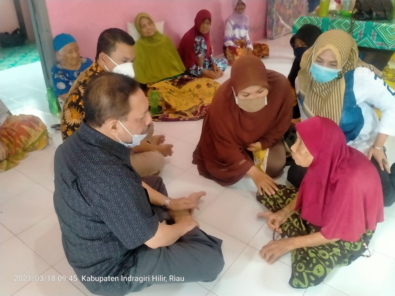 Said Syarifuddin Kunjungi Nenek-nenek di Yayasan Panti Pondok Bakti Lansia