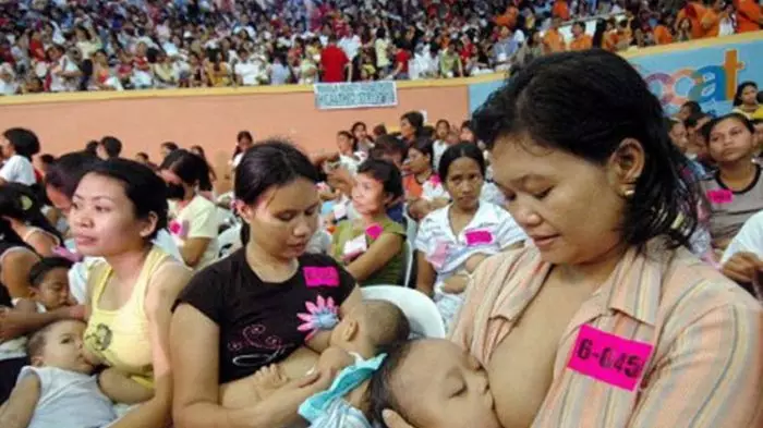 2.000 Ibu Ikut Aksi Menyusui Bayi di Muka Umum