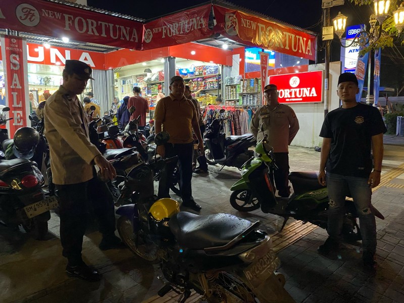 Polsek Tualang Patroli Harkamtibmas Berikan Kenyamanan Warga Beraktifitas di Tempat Keramaian