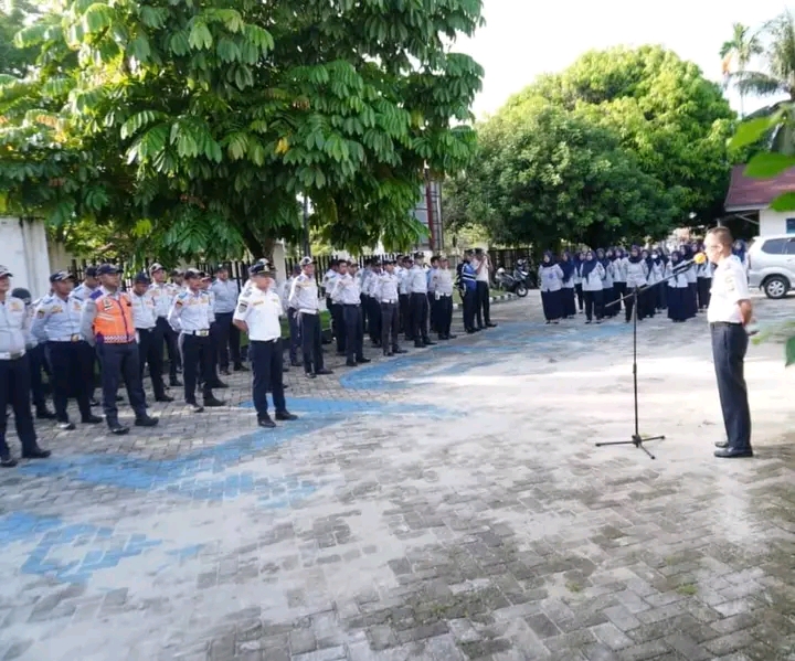 Kadishub Kampar Pimpin Apel Pagi di Lingkungan Dishub Kampar