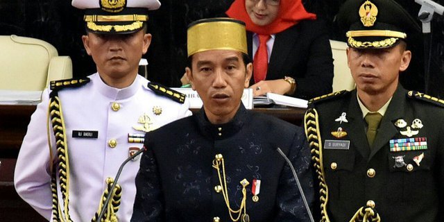 Tampil Beda, Jokowi Pakai Baju Adat Bugis di Sidang MPR 2017