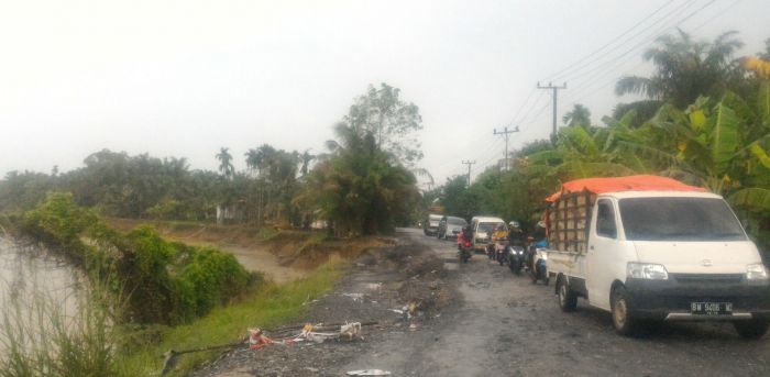 Perbaikan Jalan Amblas di Lintas Rengat-Tembilahan Tunggu Proses Lelang