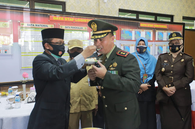 Pemkab Siak - Dandim 0303 Bengkalis Laksanakan Upacara Virtual Peringatan HUT Ke-75 TNI AD Bersama Presiden RI