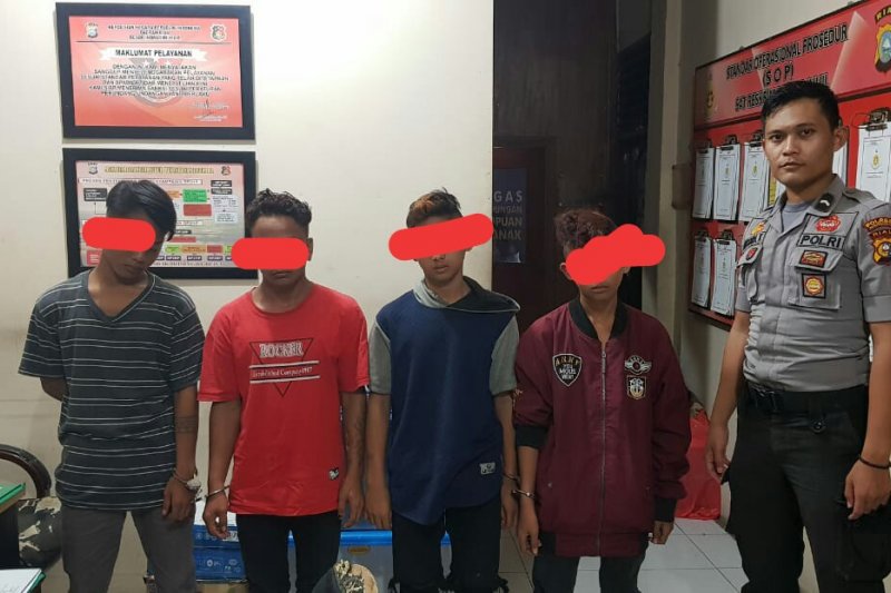 Terekam CCTV, Empat Penodong di Inhil Dibekuk Polisi, Tiga Di Antaranya Anak-Anak