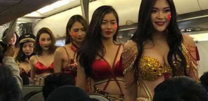 Maskapai VietJet Kembali Tampilkan Bikini Show di Udara