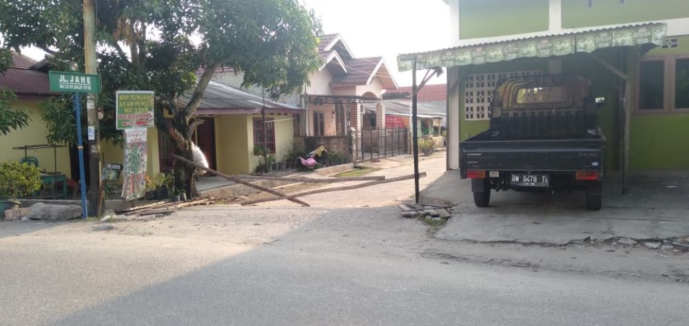 Warga Mutiara Permai Tutup Pintu Masuk Perumahan, ini Alasannya