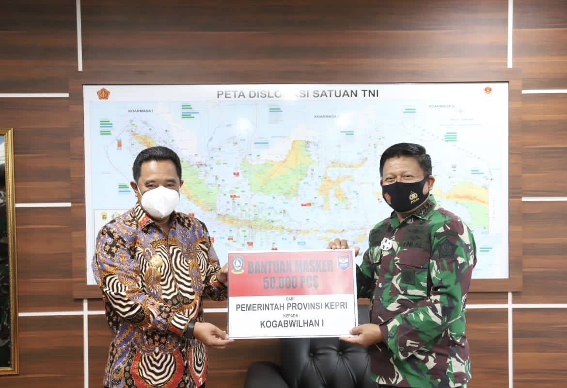 Pangkogabwilhan I Menerima Bantuan 50.000 Masker Dari Pjs Gubernur Kepri