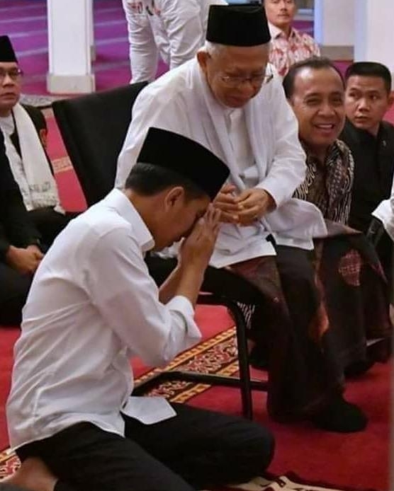 Unggah Foto Jokowi Sungkem ke Ma'ruf Amin, Ustaz Yusuf Mansyur: Ini Momen Langka