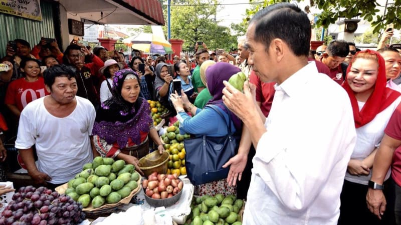 Jokowi: Wong Enggak Pernah ke Pasar, Bicara Harga Beras