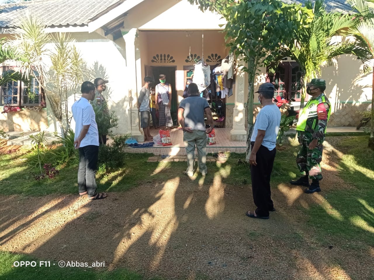 Kelurahan Gunung Lengkuas Berikan Sembako Bagi Warga Terkontaminasi Covid