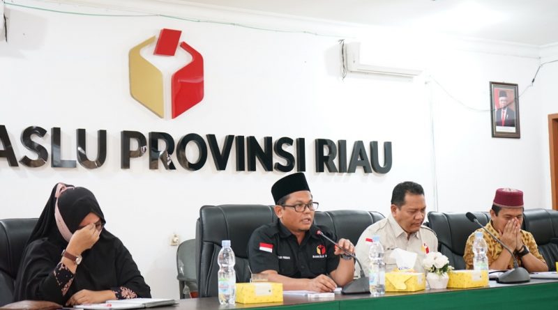 Bawaslu Riau Bersama 5 Kabupaten Susun Keterangan Tertulis untuk Persidangan di MK