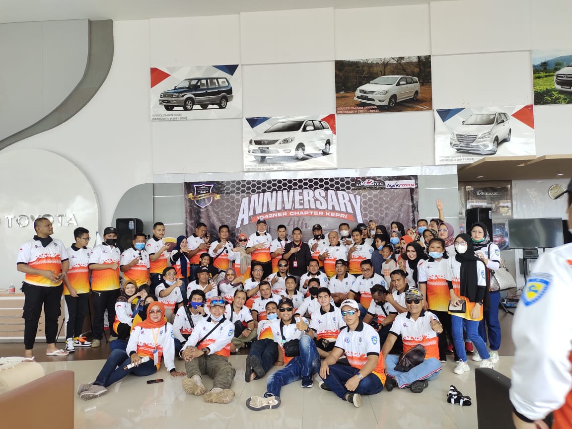 Happy Anniversary Ke-IV Tahun, Komunitas Fortuner ID42NER Chapter Kepri menggelar Bakti Sosial