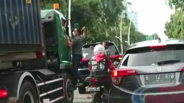 Pengemudi Pajero yang Aniaya Supir Truk Ditangkap, Bukan Anggota TNI