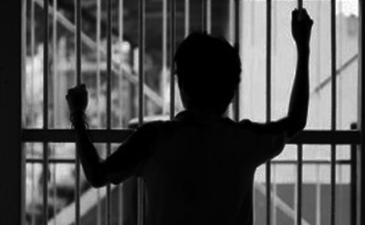 Adam Dipenjara karena Batuk Depan Polisi dan Ancam Tularkan Corona