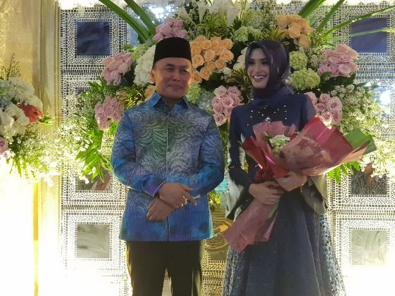 Bakal Menikah Lagi, Pak Gubernur Sukses Taklukkan Hati Gadis Cantik 25 Tahun