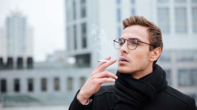 Merokok Bisa Sebabkan Penis Susah Ereksi dan Tak Bisa Tahan Lama