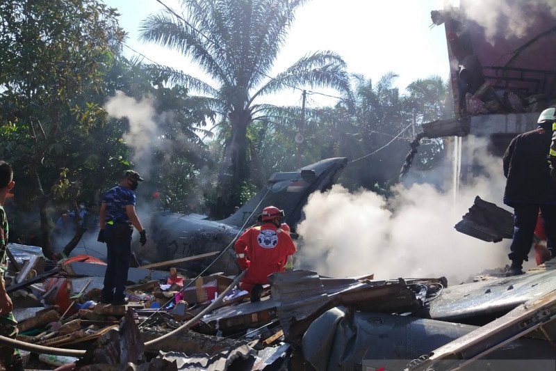 Pesawat Tempur Hawk Jatuh Di Kamapr Riau, Pilot Selamat