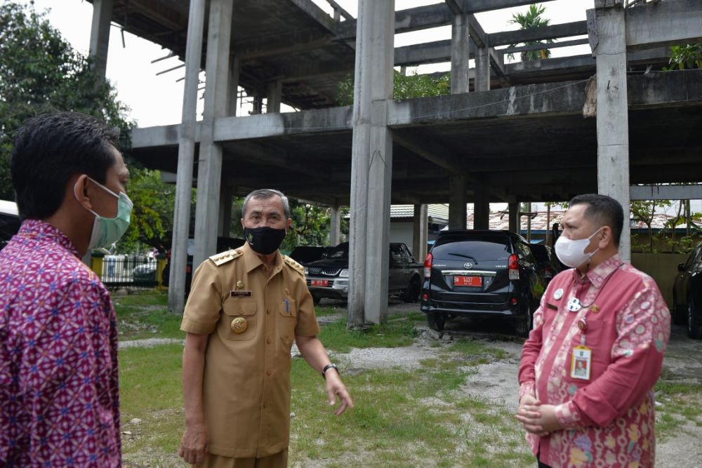 Gubernur Syamsuar Riau Cek Pengumpulan Mobil Dinas di OPD