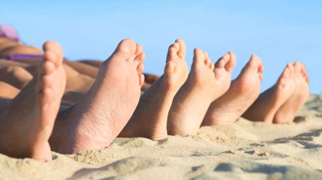 Tengah Berjemur di Pantai Nudis Spanyol, Seorang Wanita Dirudapaksa