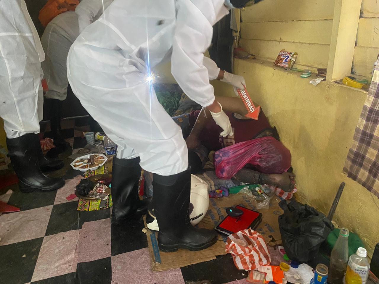 Polres Lingga Lakukan Olah TKP Mayat Di Rumah Kosong