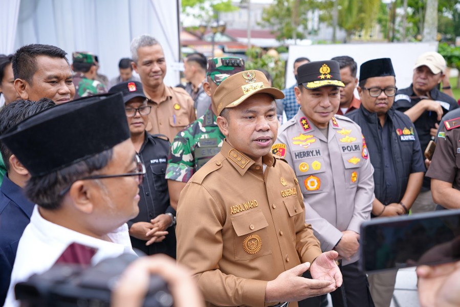 Gubernur Riau Abdul Wahid Tinjau  PSU di TPS Khusus RSUD Tengku Rafi’an Siak
