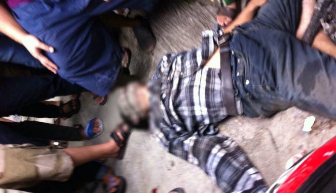 Menyambret, Oknum Polisi di Riau di Bonyok Dihajar Masa